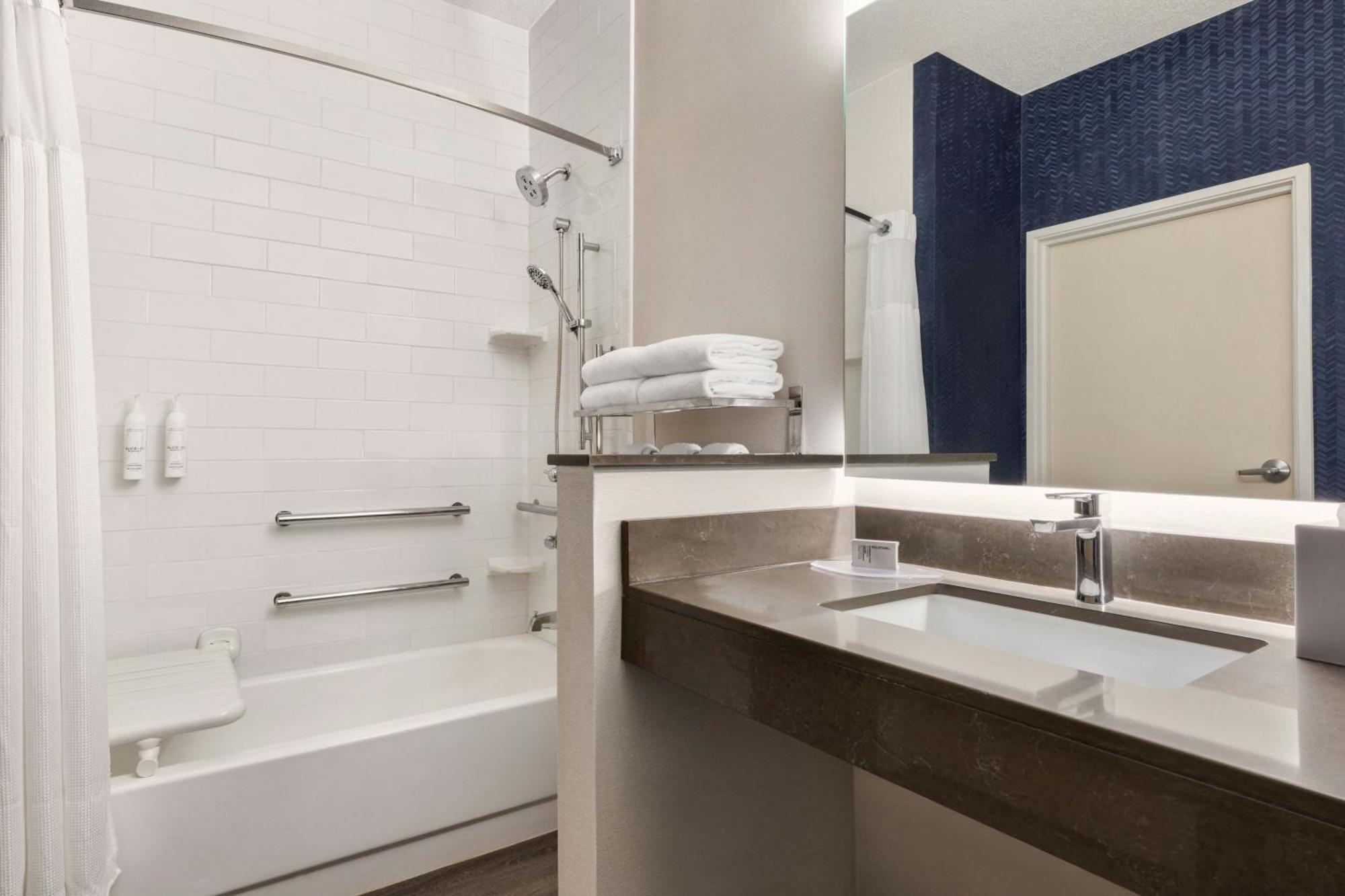 Fairfield Inn & Suites Финдли Екстериор снимка